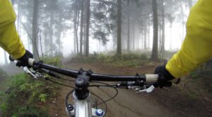 Photo Mountain biking